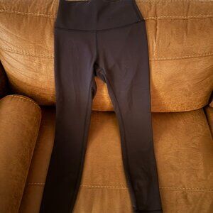 Lululemon Wunder Train High Rise Tight 25" size 2